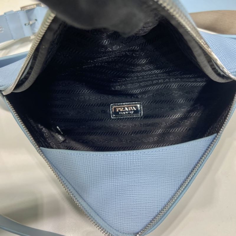 Pra*a triangle pouch